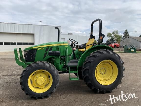 Image of John Deere 5067E equipment image 2