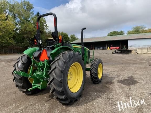 Image of John Deere 5067E equipment image 3