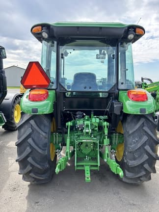 Image of John Deere 5067E equipment image 3