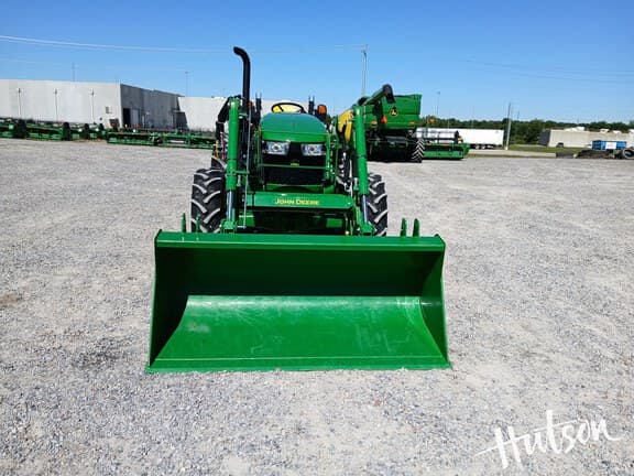 Image of John Deere 5067E equipment image 2