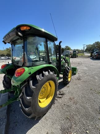 Image of John Deere 5075E equipment image 3