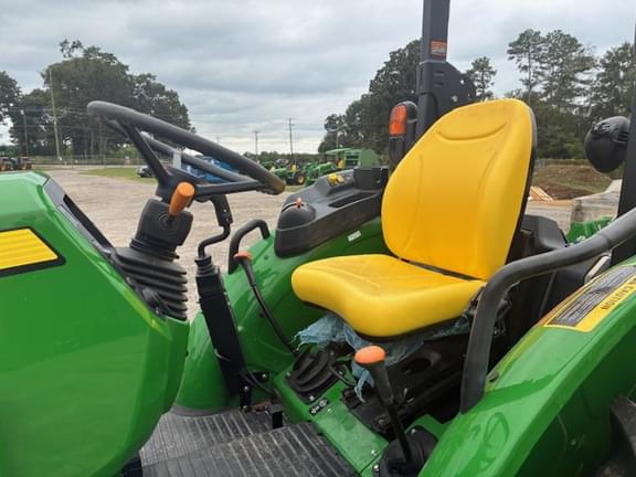Image of John Deere 5075E equipment image 1