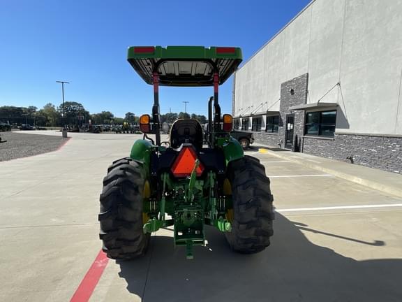 Image of John Deere 5075E equipment image 4