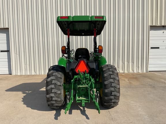 Image of John Deere 5075E equipment image 4
