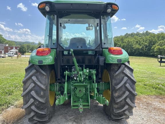 Image of John Deere 5075E equipment image 3