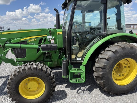 Main image John Deere 5075E