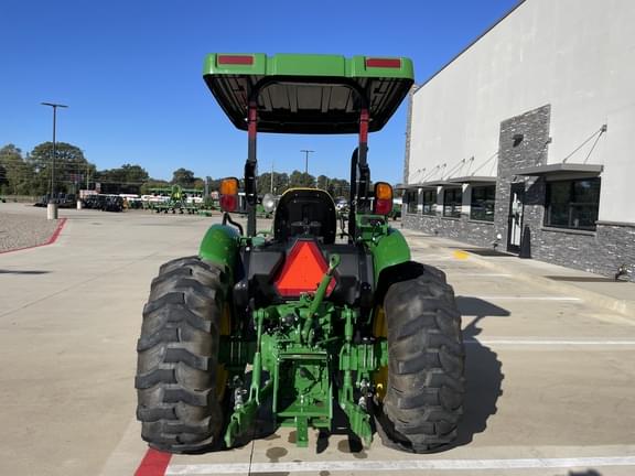 Image of John Deere 5075E equipment image 4