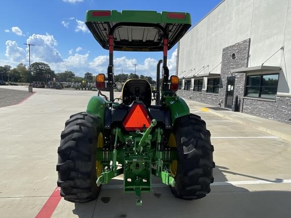 Image of John Deere 5075E equipment image 4