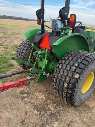 Image of John Deere 5075E equipment image 4