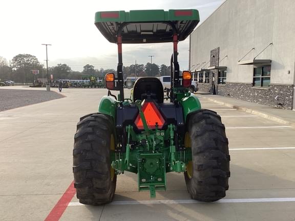 Image of John Deere 5075E equipment image 3