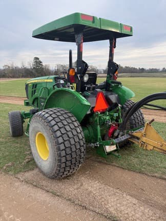 Image of John Deere 5075E equipment image 3
