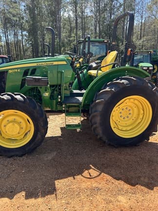 Image of John Deere 5075E equipment image 1