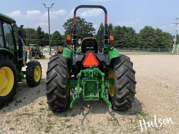 Image of John Deere 5075E equipment image 4