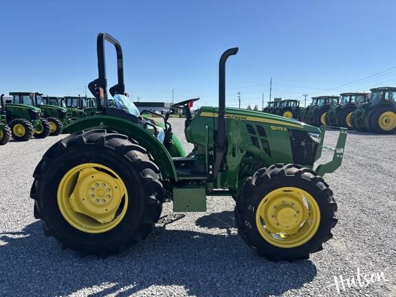 Image of John Deere 5075E equipment image 2