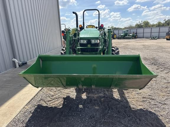 Image of John Deere 5075E equipment image 3