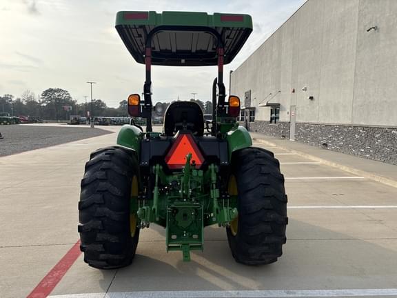 Image of John Deere 5075E equipment image 3