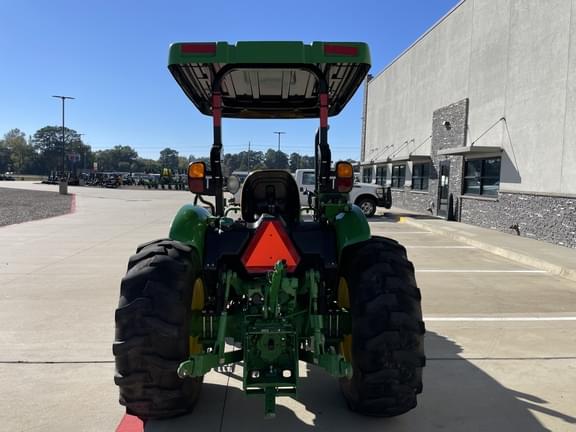 Image of John Deere 5075E equipment image 4