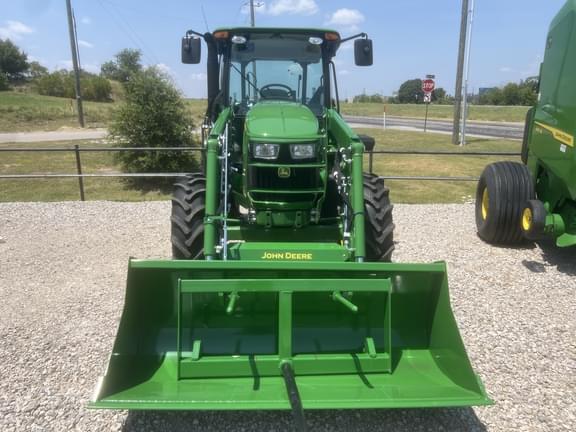 Image of John Deere 5090E equipment image 2