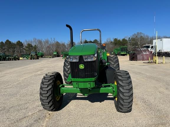 Image of John Deere 5090E equipment image 2