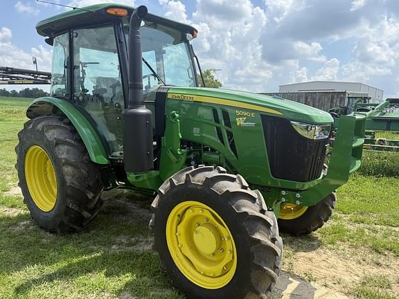 Image of John Deere 5090E equipment image 1