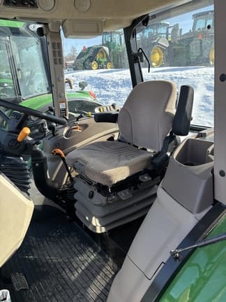 Image of John Deere 5090E equipment image 4
