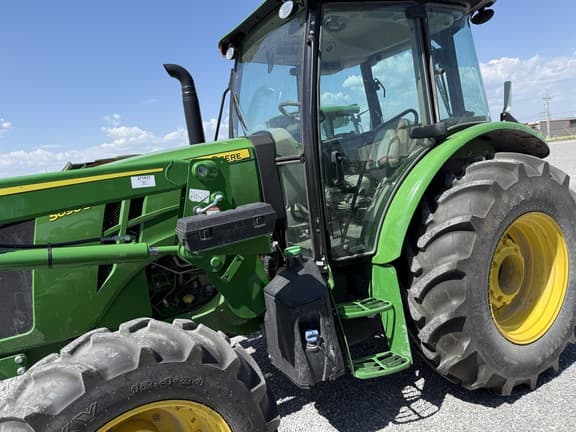 Image of John Deere 5090E Primary image