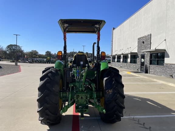 Image of John Deere 5090E equipment image 3