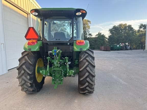 Image of John Deere 5090E equipment image 3