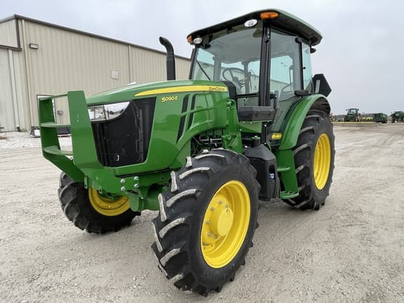 Image of John Deere 5090E equipment image 1