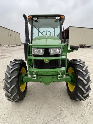 Image of John Deere 5090E equipment image 4