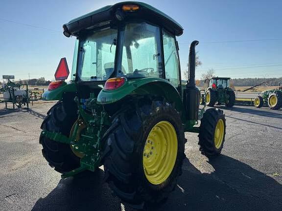 Image of John Deere 5090E equipment image 4