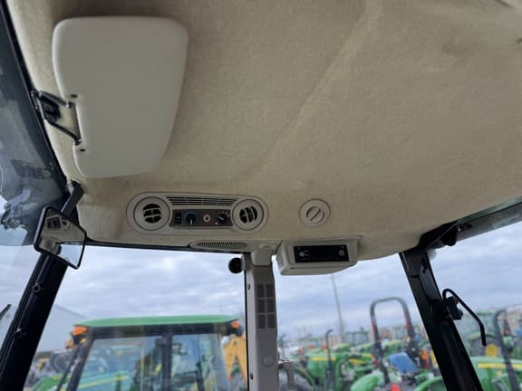 Image of John Deere 5090E equipment image 1