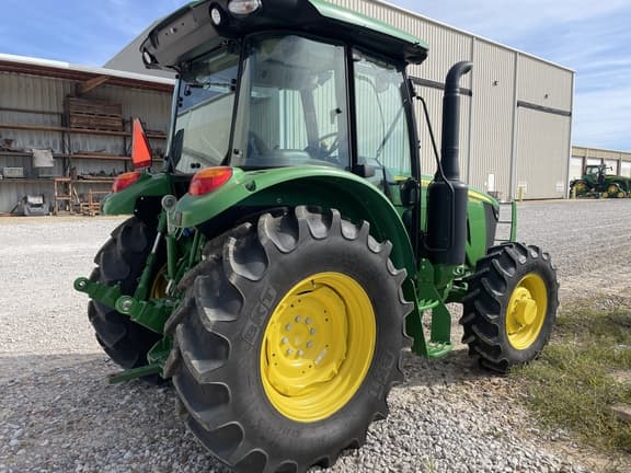 Image of John Deere 5095M equipment image 4