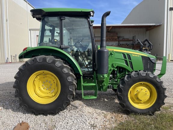Image of John Deere 5095M equipment image 3