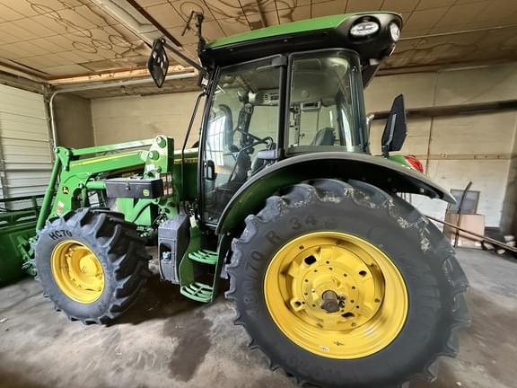 Image of John Deere 5095M equipment image 4