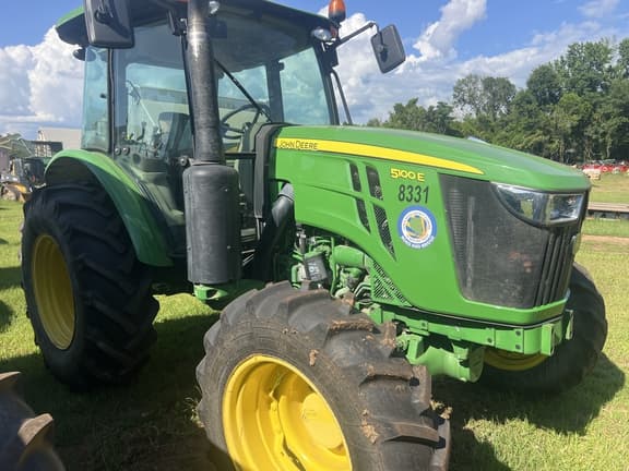 Image of John Deere 5100E equipment image 2