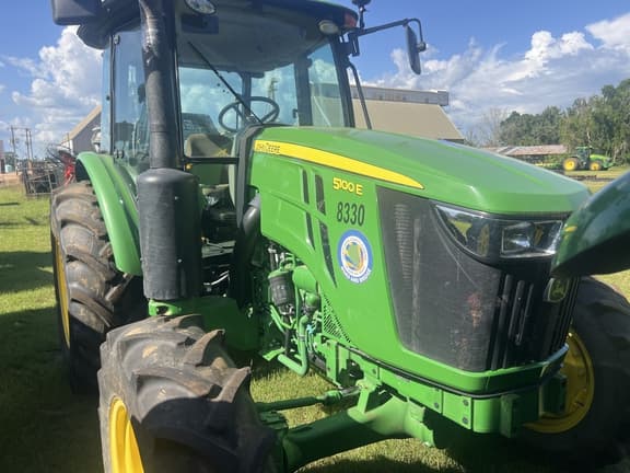 Image of John Deere 5100E equipment image 2