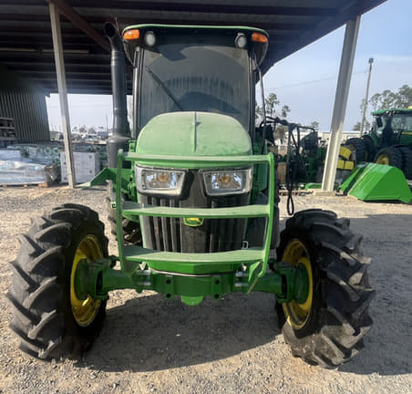 Image of John Deere 5100E equipment image 3