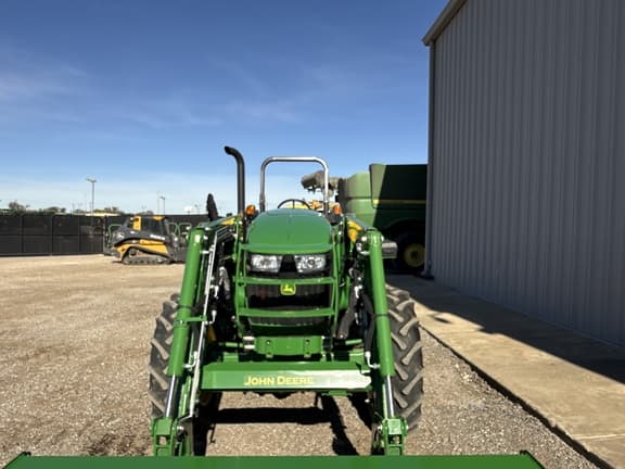 Image of John Deere 5100E equipment image 3