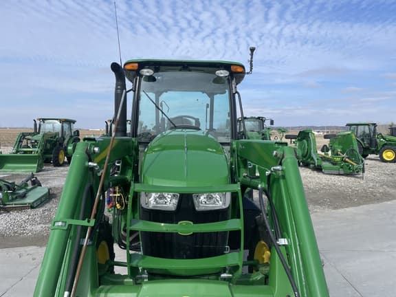 Image of John Deere 5100E equipment image 3