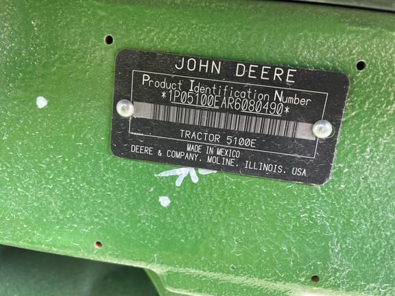 Image of John Deere 5100E equipment image 3