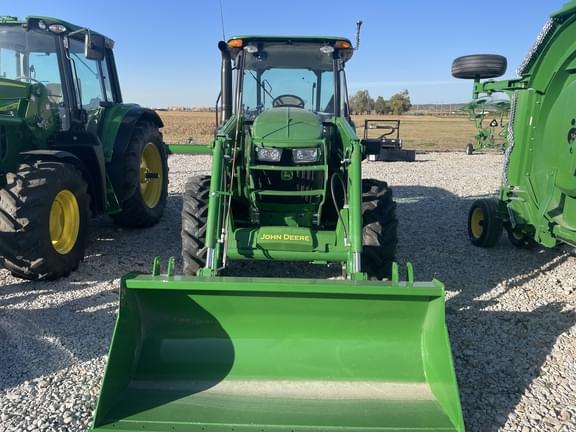 Image of John Deere 5100E equipment image 2