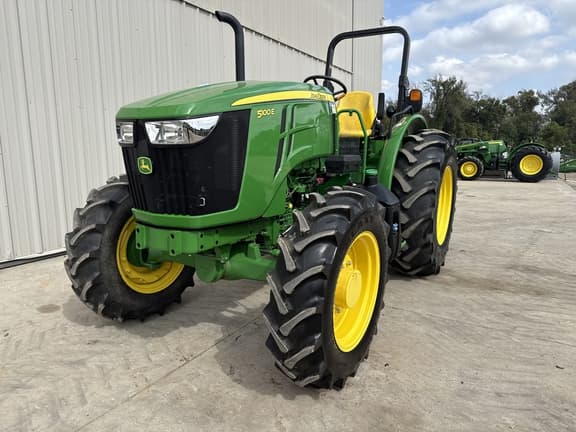 Image of John Deere 5100E equipment image 3