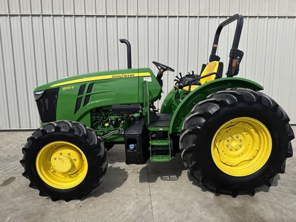 Image of John Deere 5100E equipment image 1