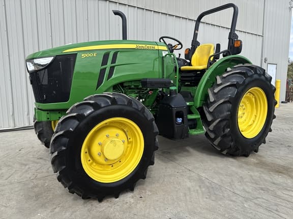 Image of John Deere 5100E equipment image 2