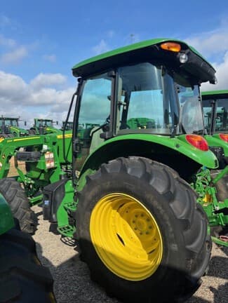 Image of John Deere 5100E equipment image 3