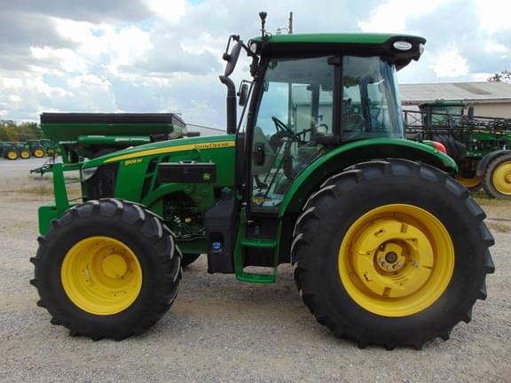 Image of John Deere 5105M equipment image 1