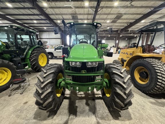 Image of John Deere 5120M equipment image 1
