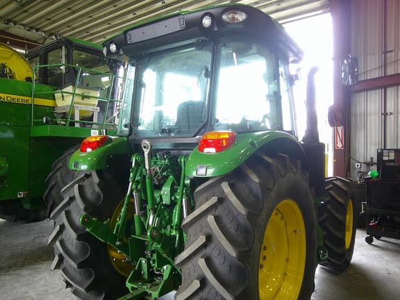 Image of John Deere 5120M equipment image 3