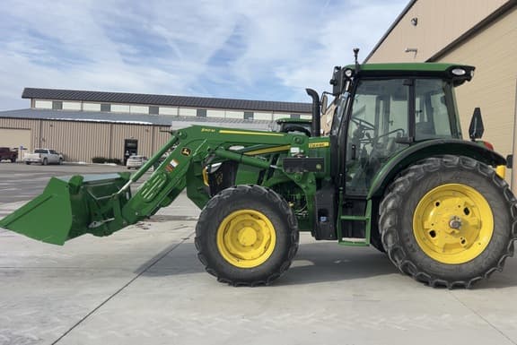 Image of John Deere 5120M equipment image 4